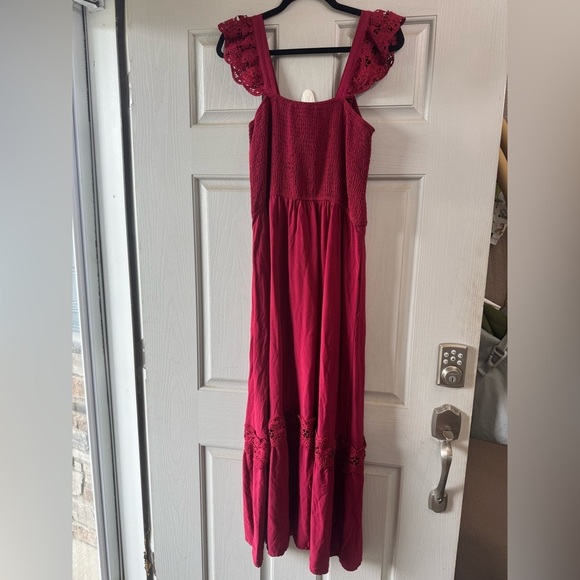 Elegant Red Maxi Dress - Picture 4 of 5
